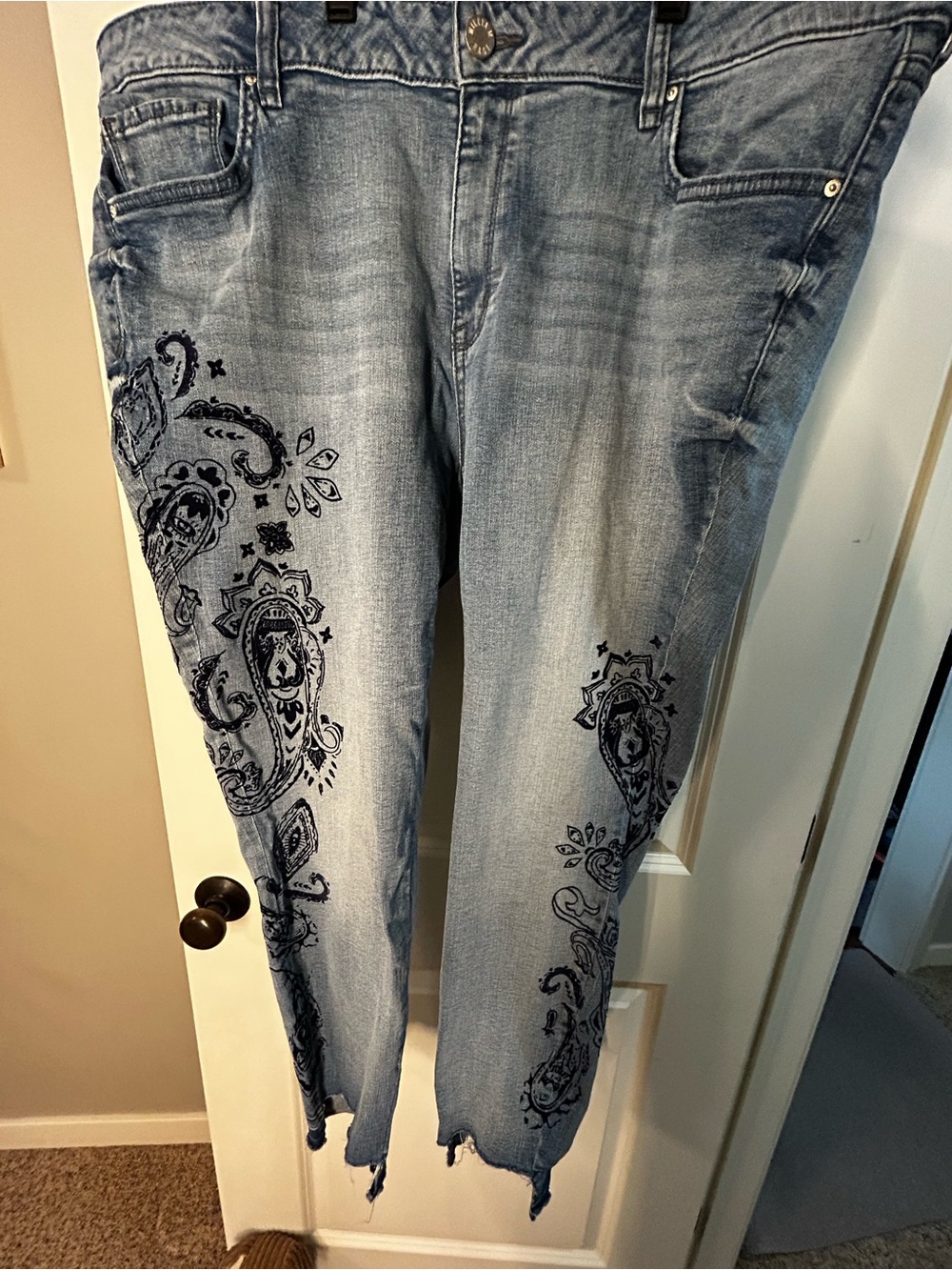 Adorable Women's William Rast Jeans with Embellishment 20W